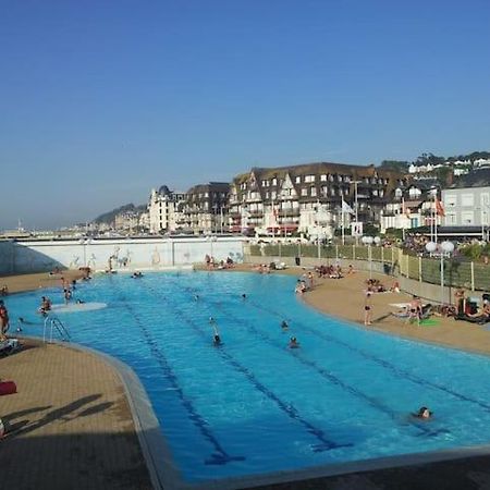 Un Chez Soi Bord De Mer ทรูวิลล์-ซูร์-แมร์ ภายนอก รูปภาพ